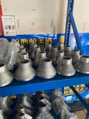 灑水車花灑（用于灑水車花灑蓮蓬頭，罐體右后高位花灑，樹木園林灌溉）