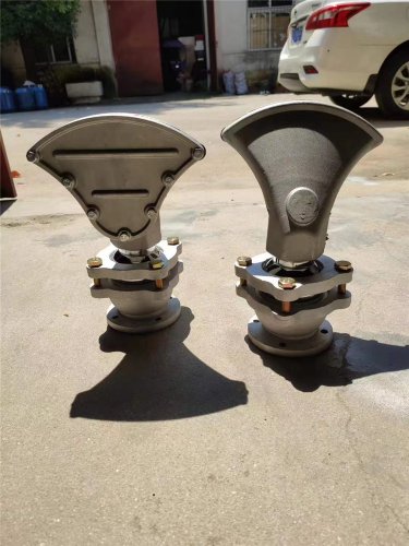 灑水車萬(wàn)向可拆卸前噴頭（不銹鋼萬(wàn)向旋轉(zhuǎn)底座，全鋁合金可拆卸清洗的鴨嘴頭）