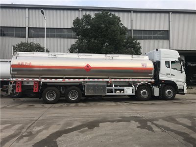 重汽斯太爾前四后八27.7方鋁合金運(yùn)油車(chē)，20.4噸鋁合金油罐車(chē)