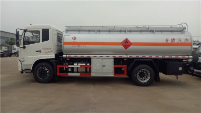 東風(fēng)天錦13.8方運(yùn)油車(chē)，天錦單橋11.5噸油罐車(chē)